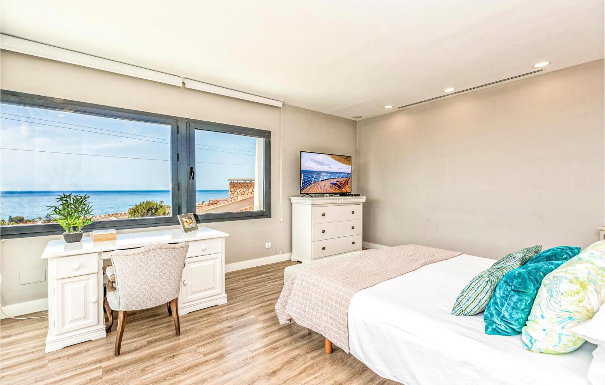 Awesome Home In Cala Del Moral With Kitchen La Cala Del Moral ภายนอก รูปภาพ