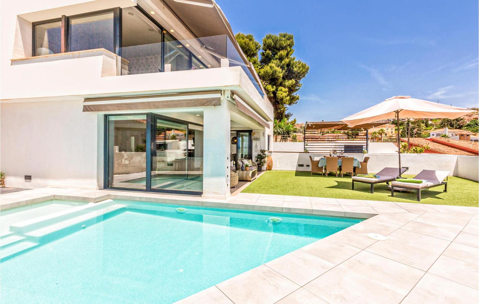 Awesome Home In Cala Del Moral With Kitchen La Cala Del Moral ภายนอก รูปภาพ