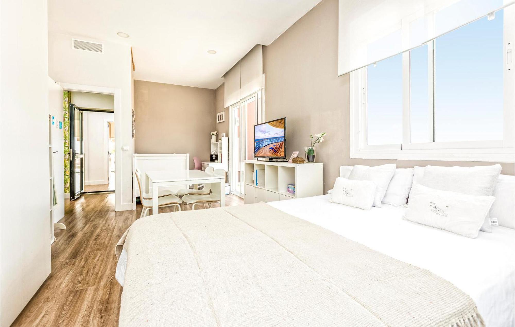 Awesome Home In Cala Del Moral With Kitchen La Cala Del Moral ภายนอก รูปภาพ